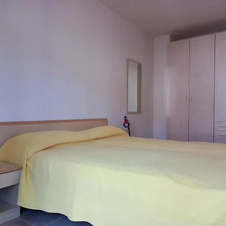 Mirage Apartment *