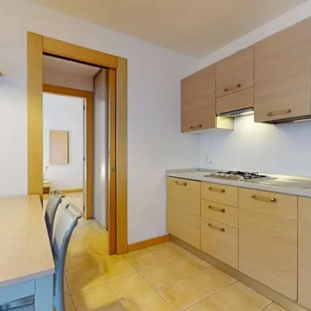 Mirage Apartment *