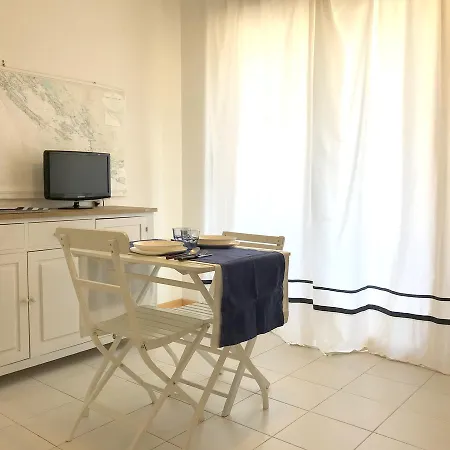 Apartment Mirage *